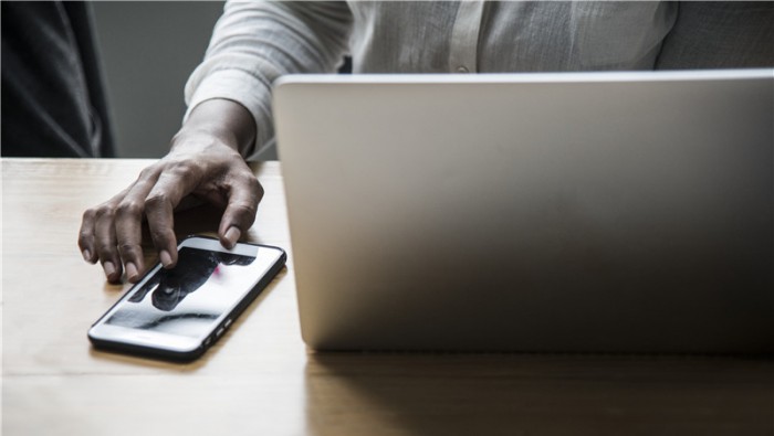 甘肃电商扶贫：农产品“插上翅膀” 顺着网线飞出山