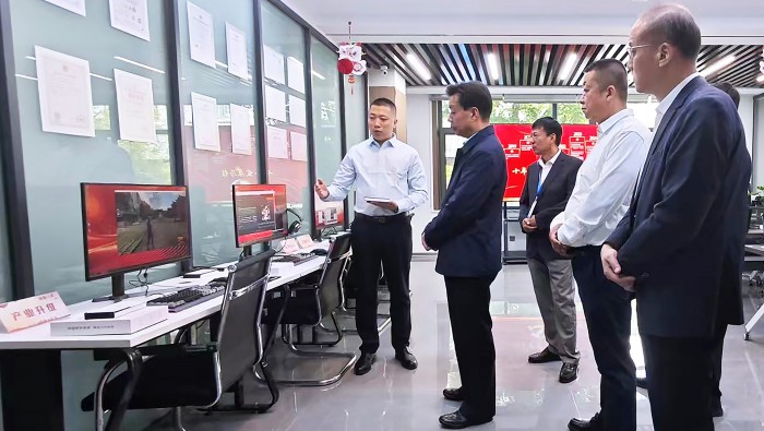 副省长陈得信调研甘肃柏隆科技公司